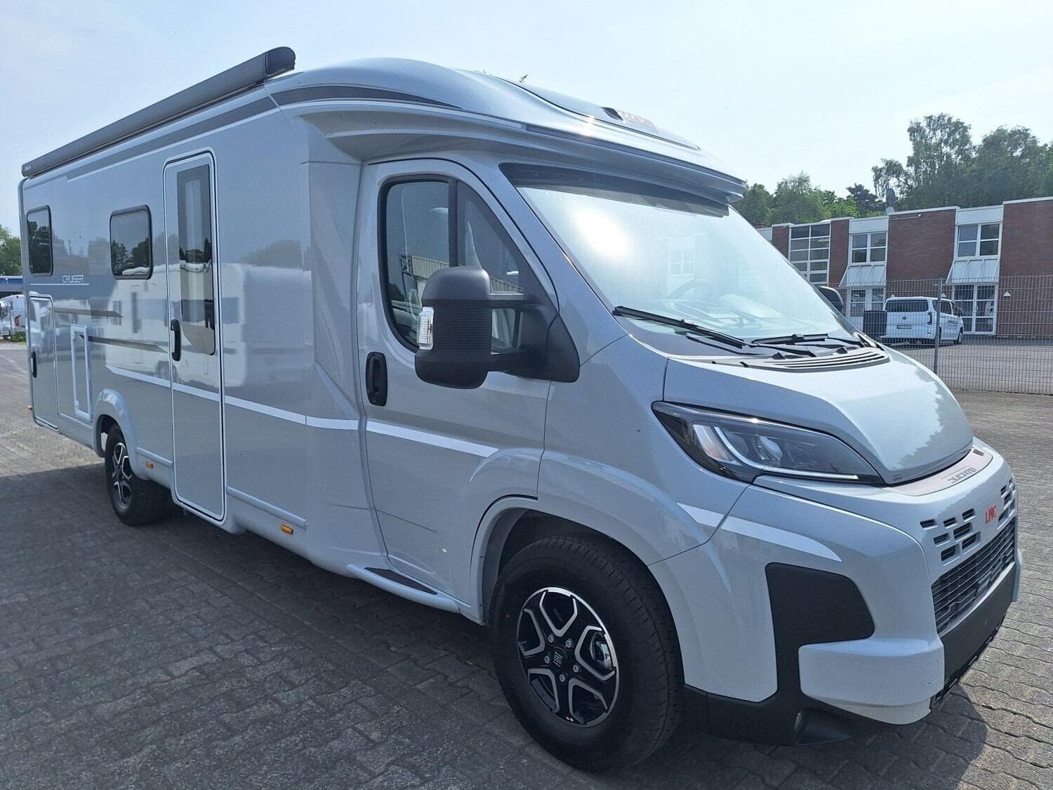 Wohnmobil LMC Cruiser 740 EL mit 2 Sitzen bei MPG Mobilpartner GmbH Wohnmobil Fiat Ducato LMC 740 EL Cruiser mit 2 Sitzen und 2 Schlafplätzen