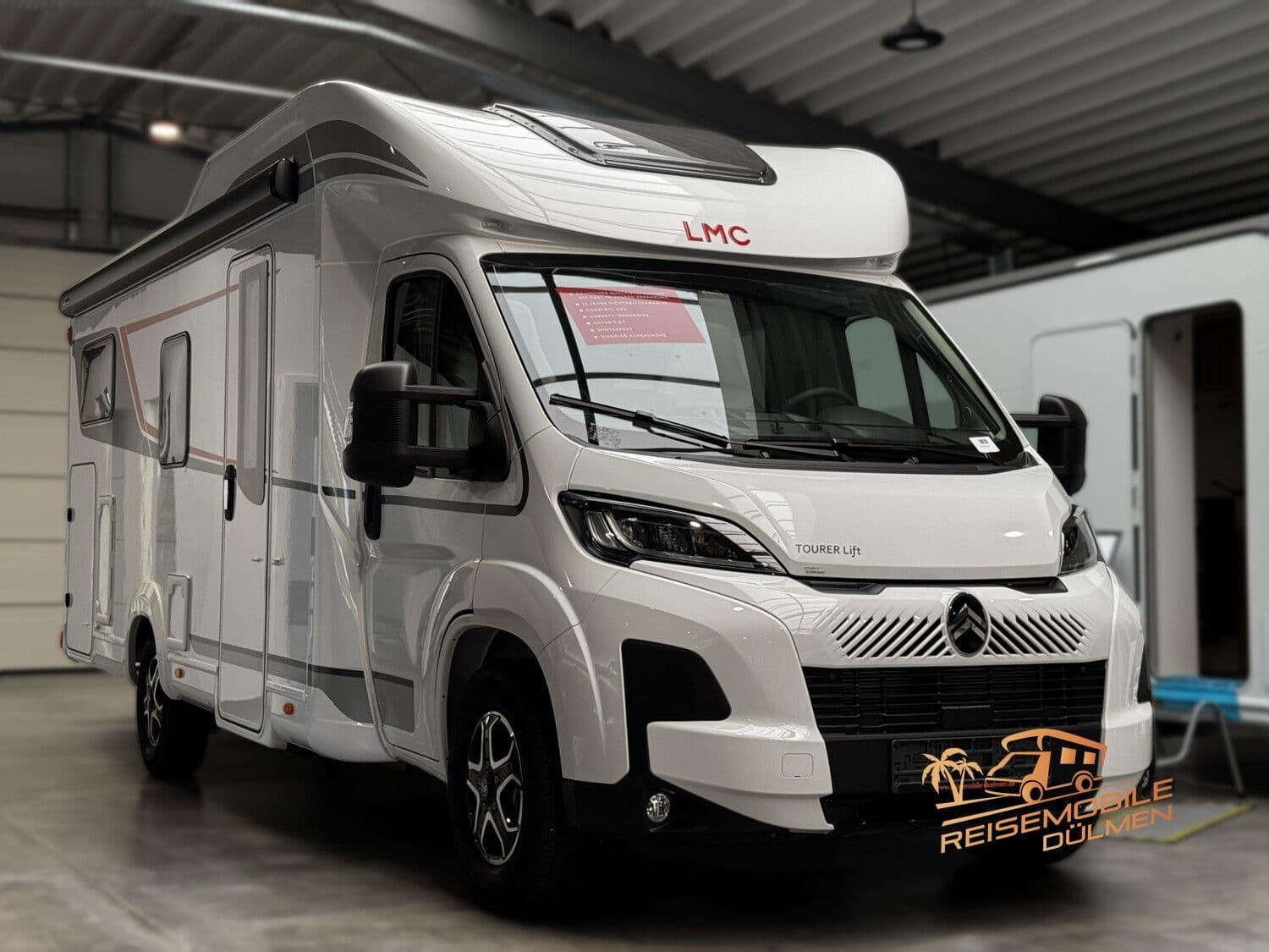 Wohnmobil LMC Tourer Lift H 730 G mit 4 Sitzen bei Reisemobile Dülmen GmbH Wohnmobil Citroen Jumper LMC H 730 G Tourer Lift mit 4 Sitzen und 4 Schlafplätzen