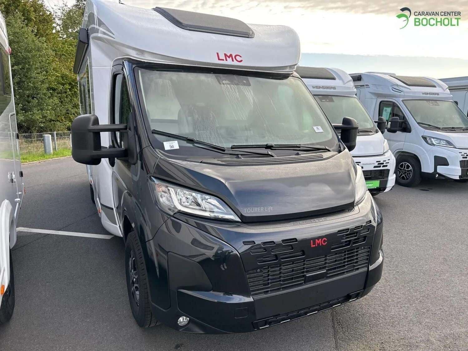 Wohnmobil LMC Tourer Lift H 730 G mit 4 Sitzen bei Caravan Center Bocholt GmbH & Co. KG Wohnmobil LMC Lift H 730 G Tourer mit 4 Sitzen und 4 Schlafplätzen