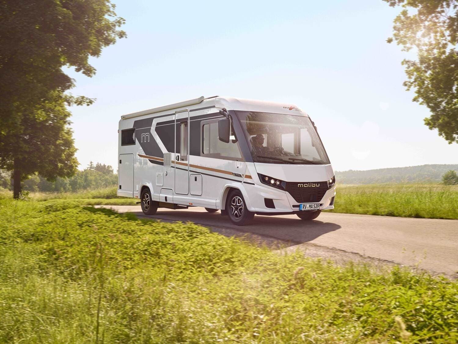 Wohnmobil Malibu I 480 RB-QB COMFORT mit 4 Sitzen bei Wohnwagencenter Hofstetter GmbH Wohnmobil Malibu 480 RB-QB COMFORT I mit 4 Sitzen und 4 Schlafplรคtzen