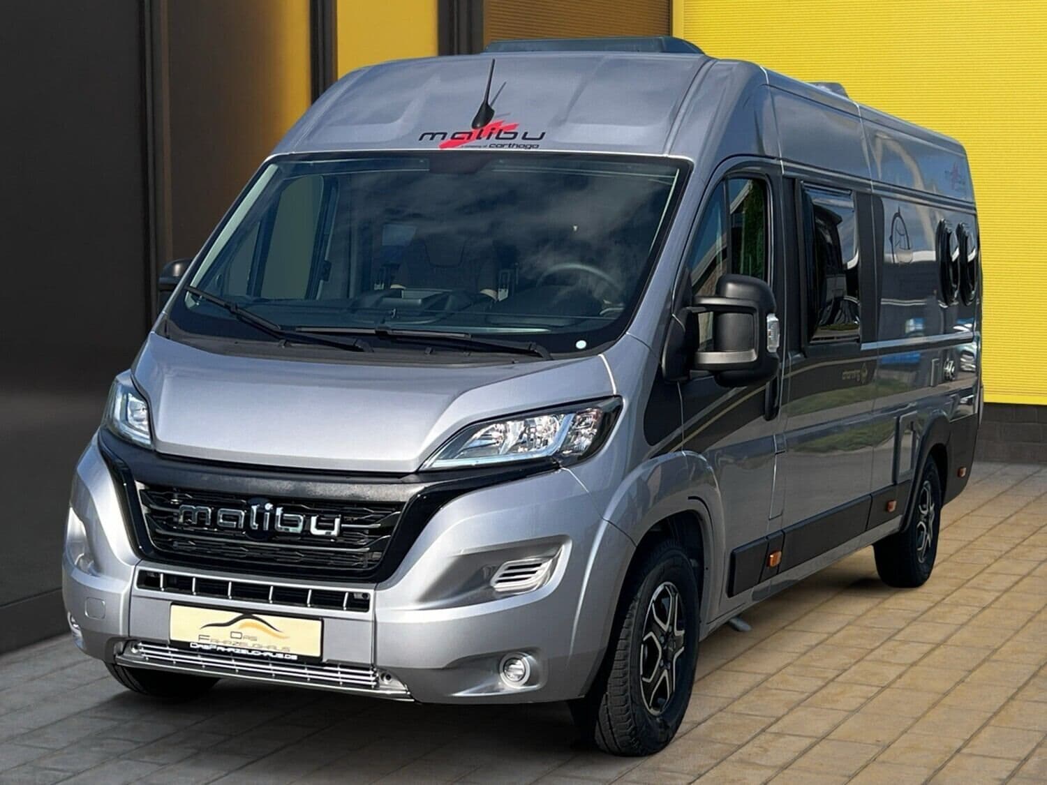 Wohnmobil Malibu Van charming coupรฉ 640 LE RB mit 4 Sitzen bei Das Fahrzeughaus GmbH Wohnmobil Fiat Ducato Malibu coupรฉ 640 LE RB Van charming mit 4 Sitzen und 2 Schlafplรคtzen