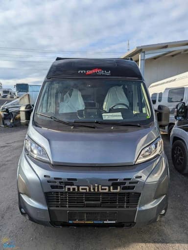 Malibu Van first class - two rooms 640 LE RB charming GT skyview