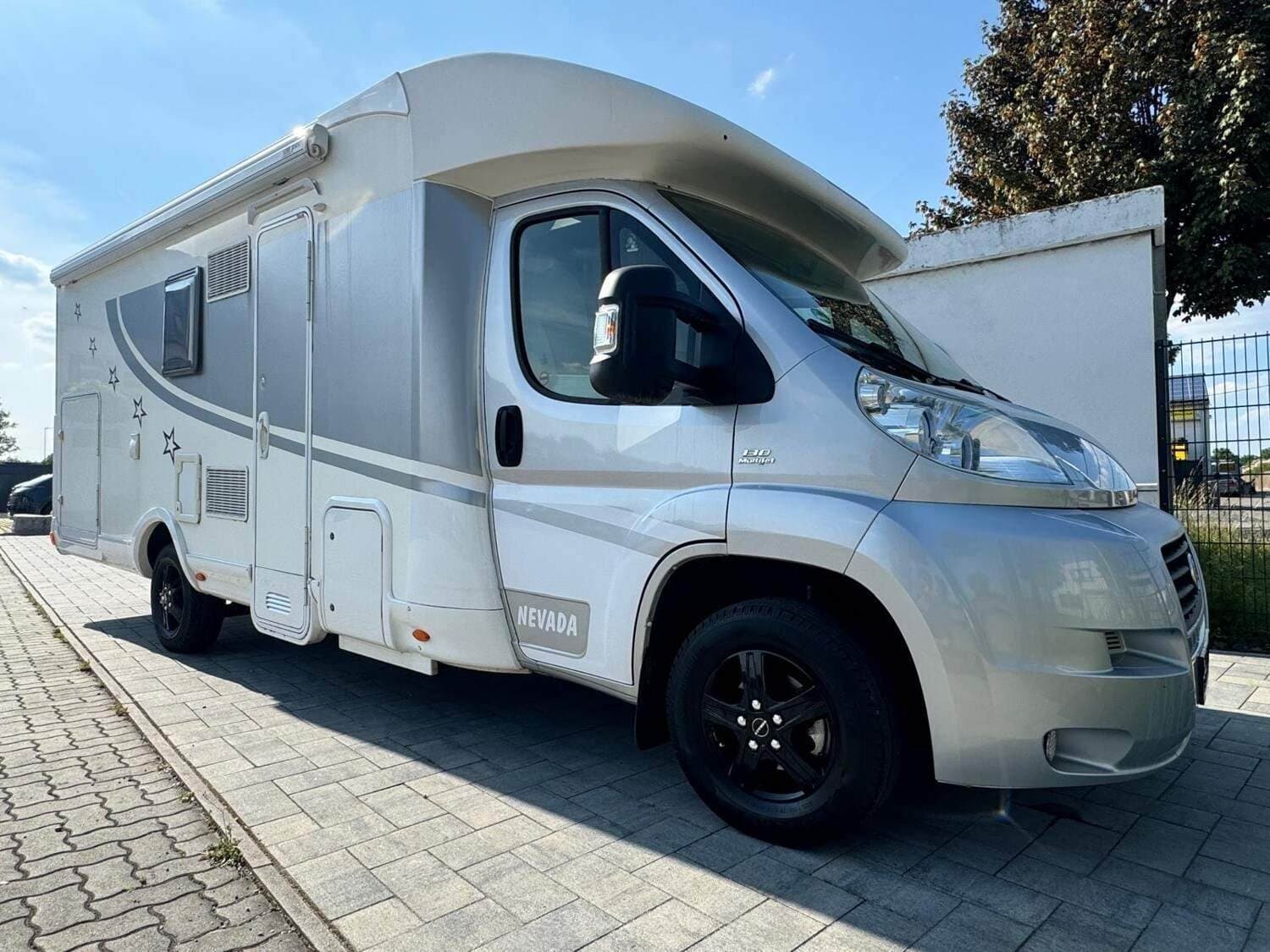 Wohnmobil Miller Sonstige Nevada mit 4 Sitzen bei O.S.A. Wohnmobile GmbH Wohnmobil Fiat Ducato Miller Nevada Sonstige mit 4 Sitzen und 2 Schlafplätzen