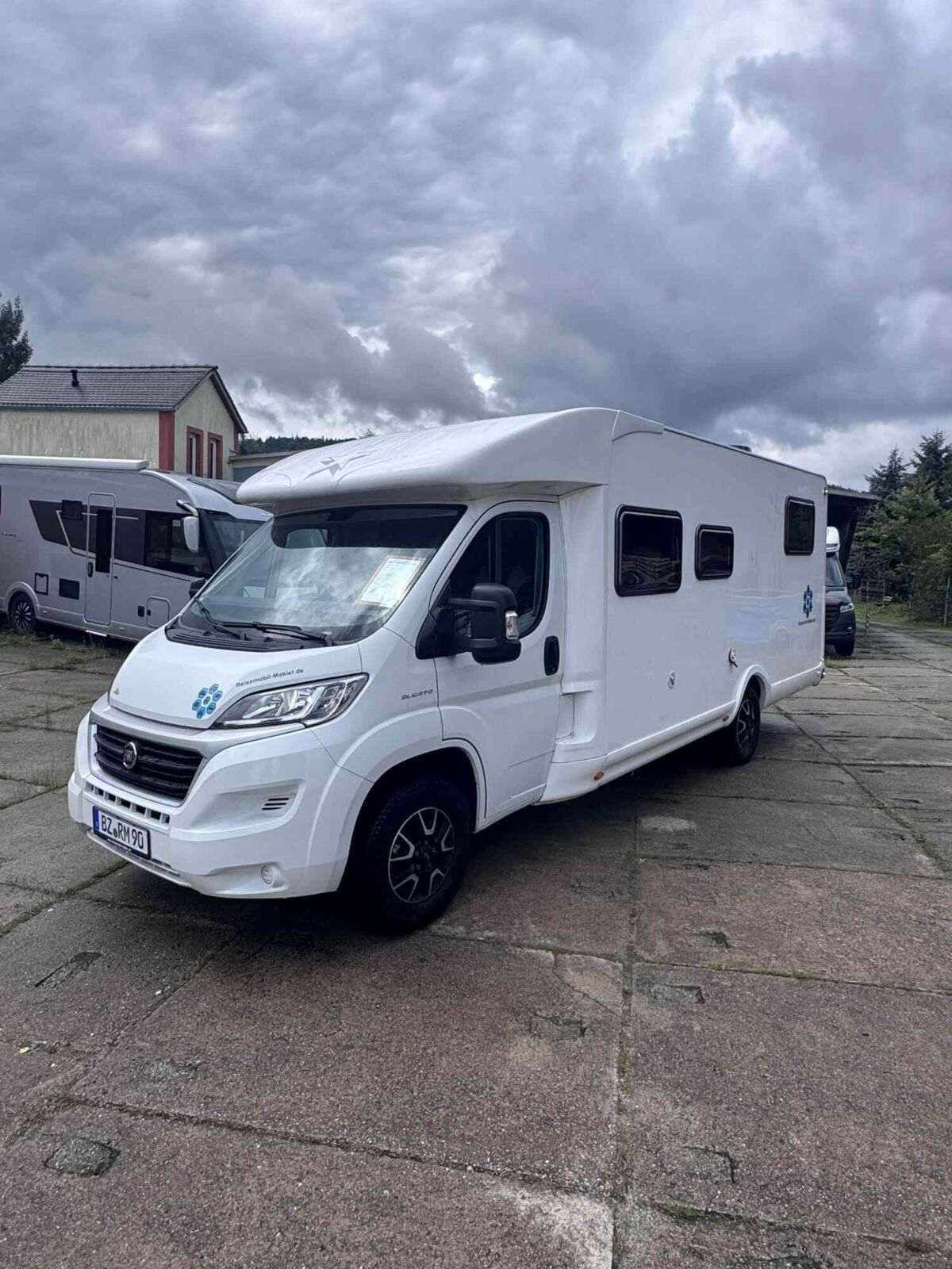 Wohnmobil Miller Sonstige Virginia mit 4 Sitzen bei Reisemobil-Makler.de GmbH Wohnmobil Fiat Ducato Miller Virginia Sonstige mit 4 Sitzen und 4 Schlafplätzen