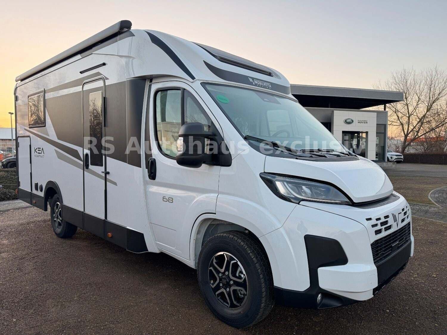 Wohnmobil Mobilvetta Kea Kompakt P68 mit 4 Sitzen bei R.S. Autohaus exclusiv GmbH Wohnmobil Fiat Ducato Mobilvetta Kompakt P68 Kea mit 4 Sitzen und 4 Schlafplätzen