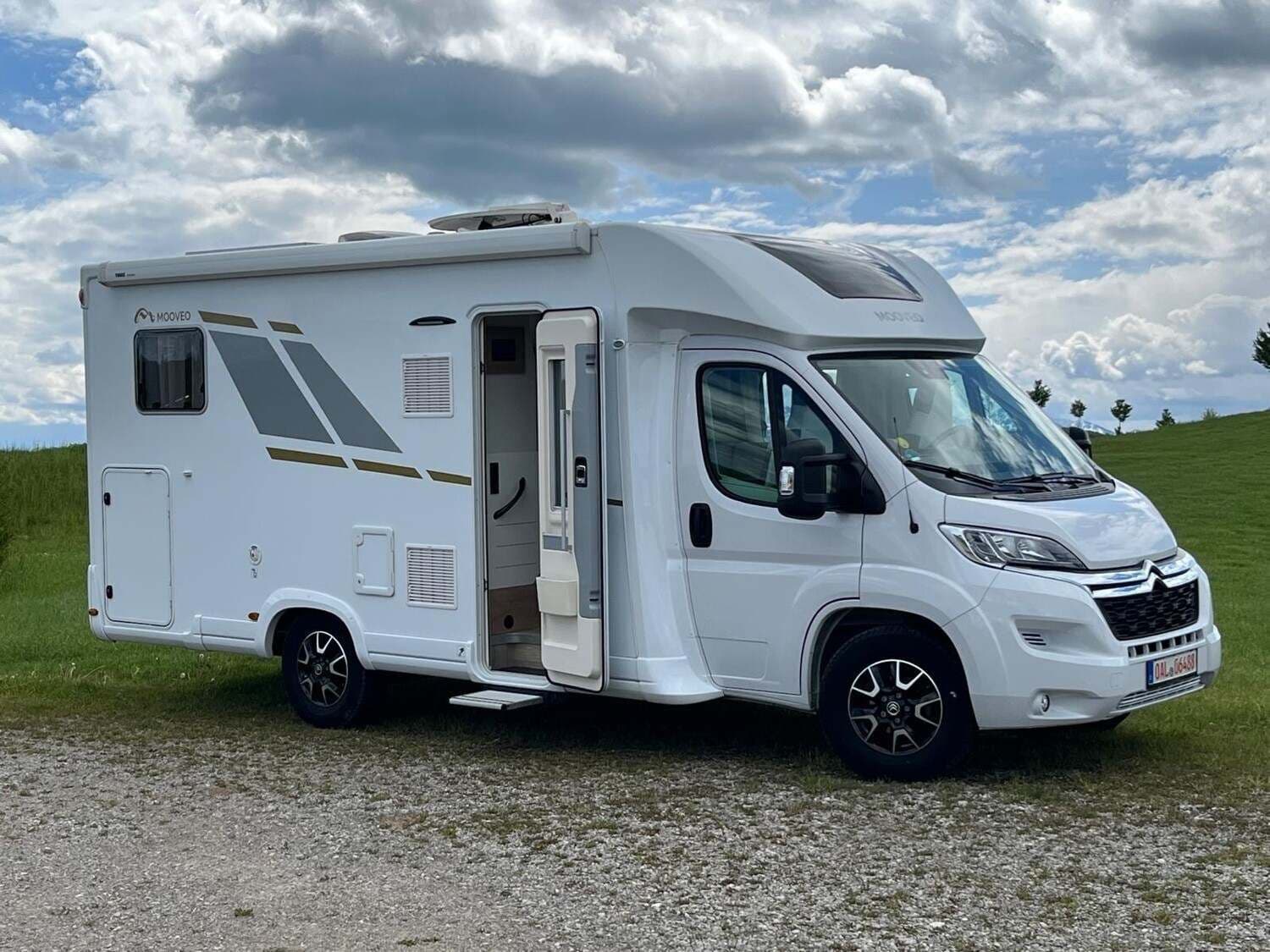 Wohnmobil Mooveo Tei 70EBH mit 4 Sitzen bei Autowelt Allgäu GmbH Wohnmobil Citroen Jumper Mooveo 70EBH Tei mit 4 Sitzen und 4 Schlafplätzen