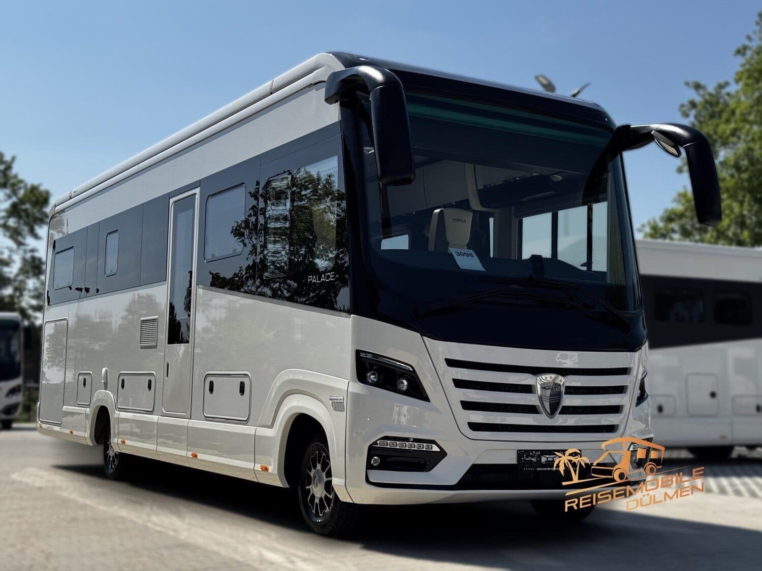 Wohnmobil Morelo Palace 90 LS mit 3 Sitzen bei Reisemobile Dülmen GmbH Wohnmobil Iveco Daily Morelo 90 LS Palace mit 3 Sitzen und 2 Schlafplätzen