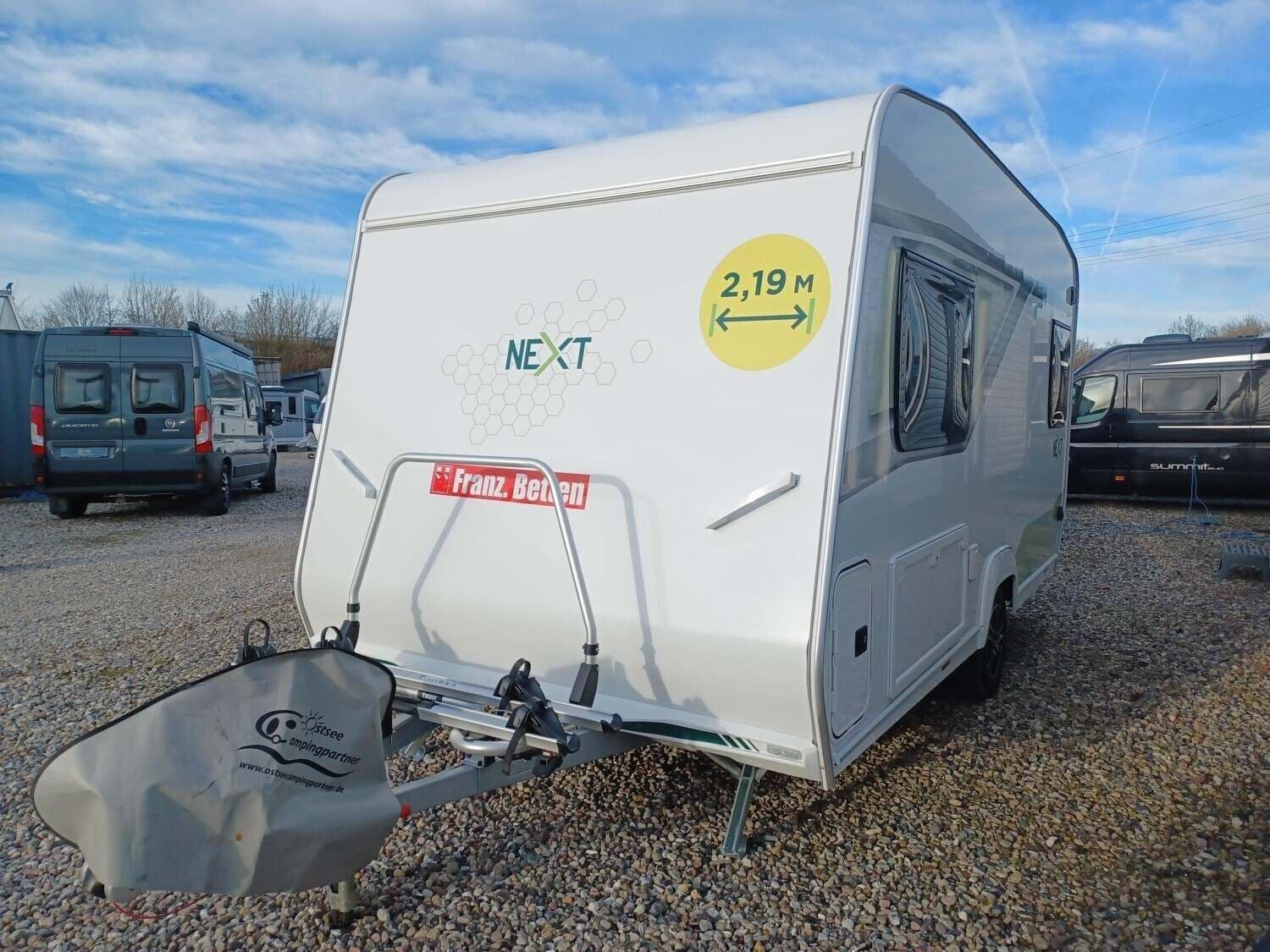 Wohnwagen Next Next 380 mit 2 Sitzen bei Ostsee Campingpartner KG Wohnwagen Next 380 Next mit 2 Sitzen und 2 Schlafplätzen