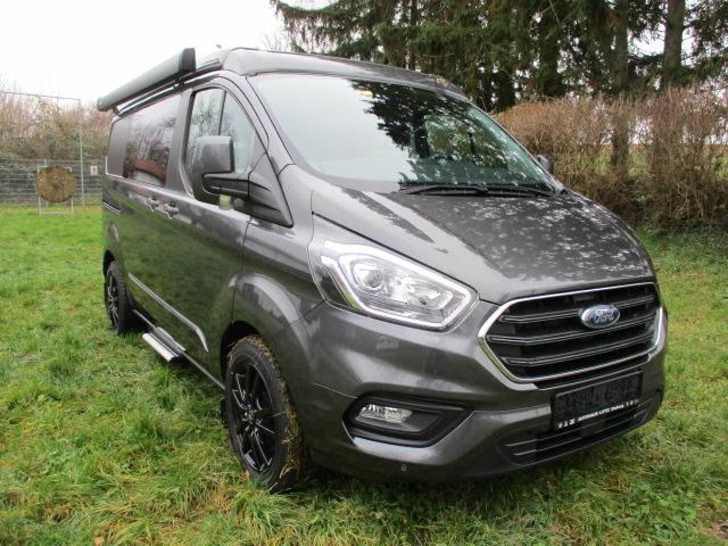 Wohnmobil Panama P 10+ mit 5 Sitzen bei Reisemobil-Center / Autohaus LUTZ Wohnmobil Ford Transit Custom Panama 10+ P mit 5 Sitzen und 4 Schlafplätzen