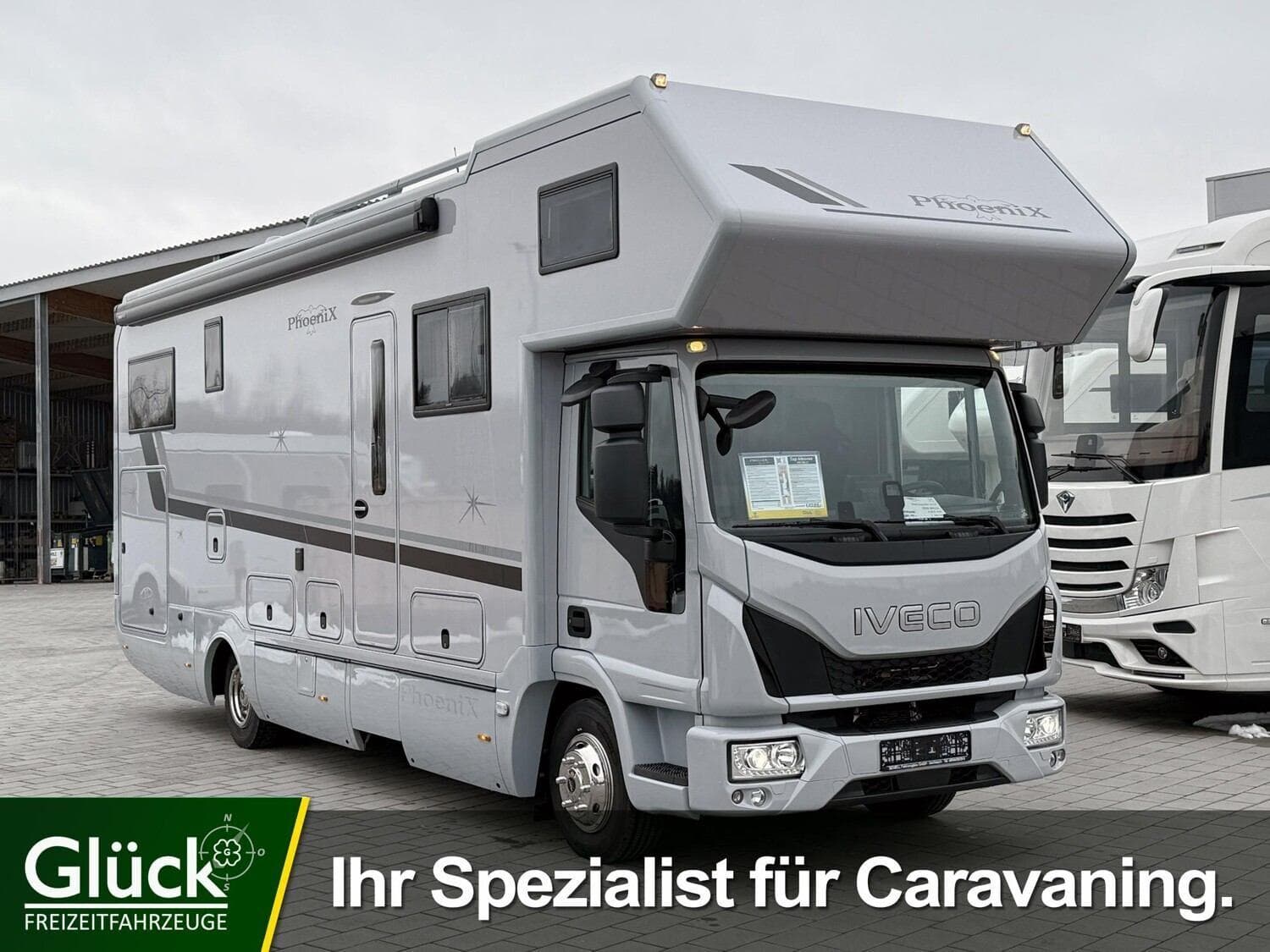 Wohnmobil PhoeniX Alkoven 9300 BMLGX mit 4 Sitzen bei Glück Freizeit GmbH Wohnmobil PhoeniX 9300 BMLGX Alkoven mit 4 Sitzen und 4 Schlafplätzen