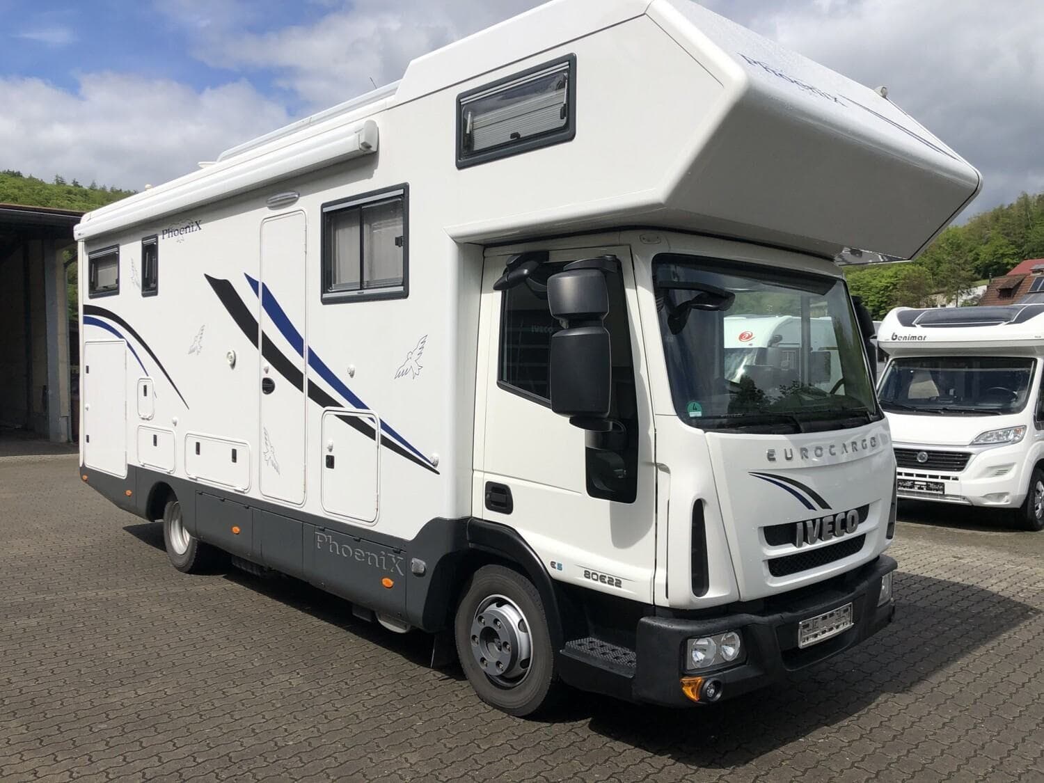 Wohnmobil PhoeniX Iveco Eurocargo 8300 G mit 4 Sitzen bei Volkert Reisemobile u. Wohnwagen Johannes Kütt e. K. Wohnmobil Iveco Eurocargo PhoeniX 8300 G Iveco Eurocargo mit 4 Sitzen und 4 Schlafplätzen