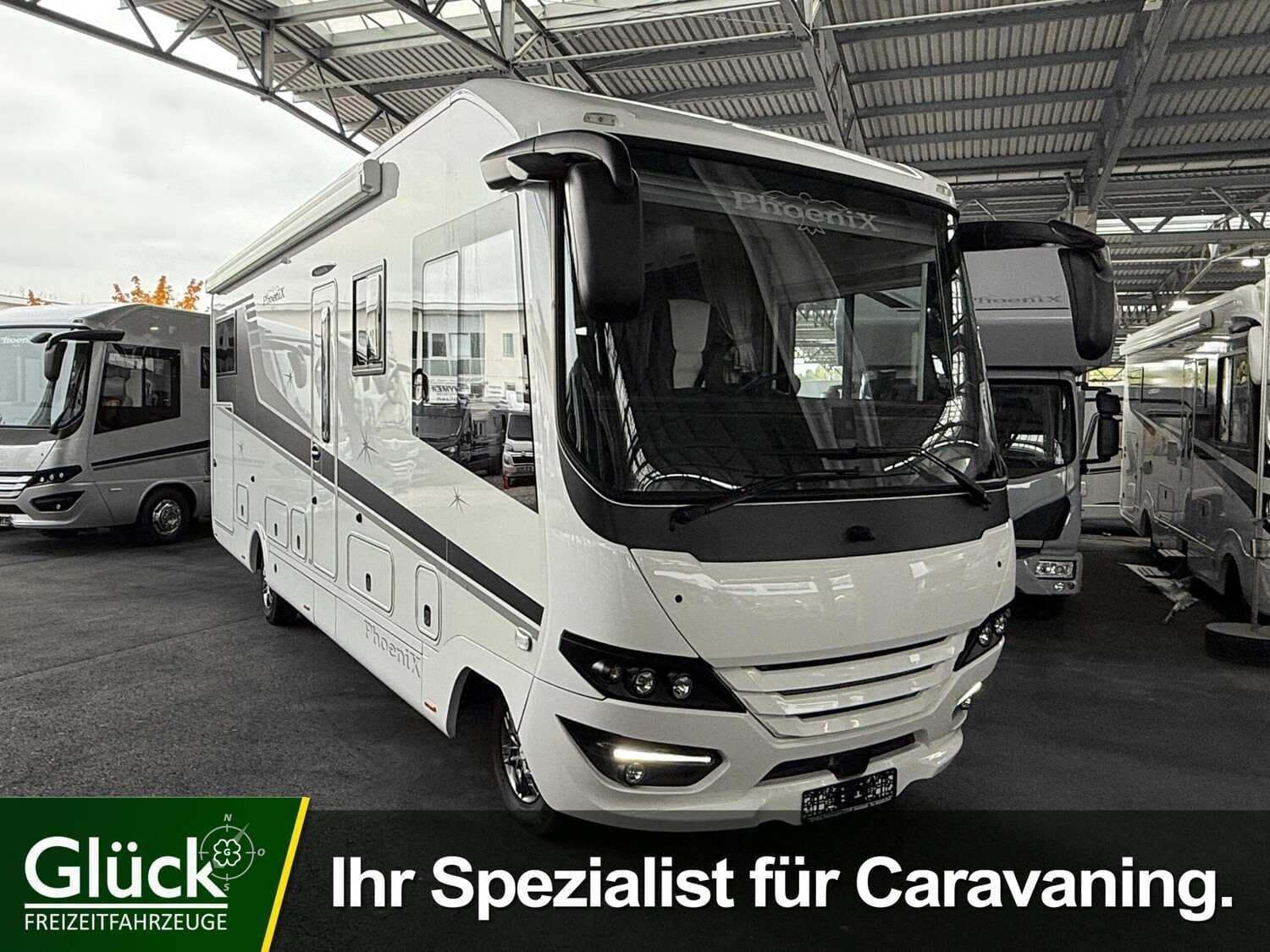 Wohnmobil PhoeniX Liner 8800 BML mit 4 Sitzen bei Glück Freizeit GmbH Wohnmobil PhoeniX 8800 BML Liner mit 4 Sitzen und 4 Schlafplätzen