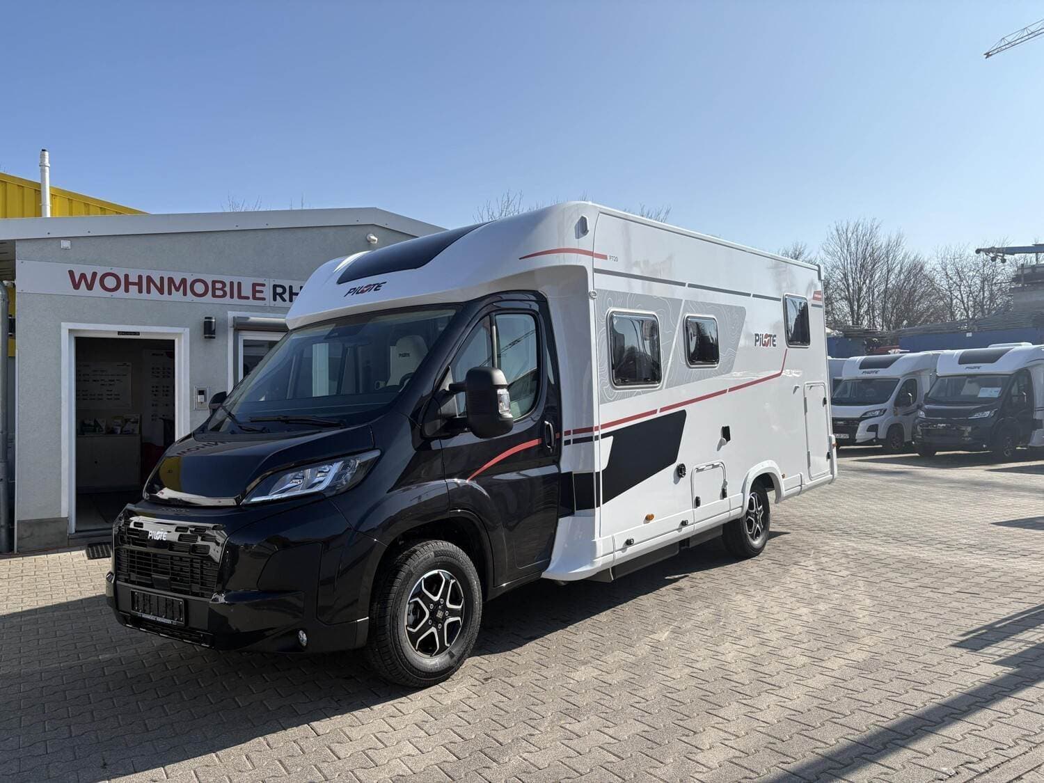 Wohnmobil Pilote Pacific Expression P720FGJ mit 4 Sitzen bei Wohnmobile Rheinhessen Wohnmobil Pilote P720FGJ Pacific Expression mit 4 Sitzen und 2 Schlafplätzen