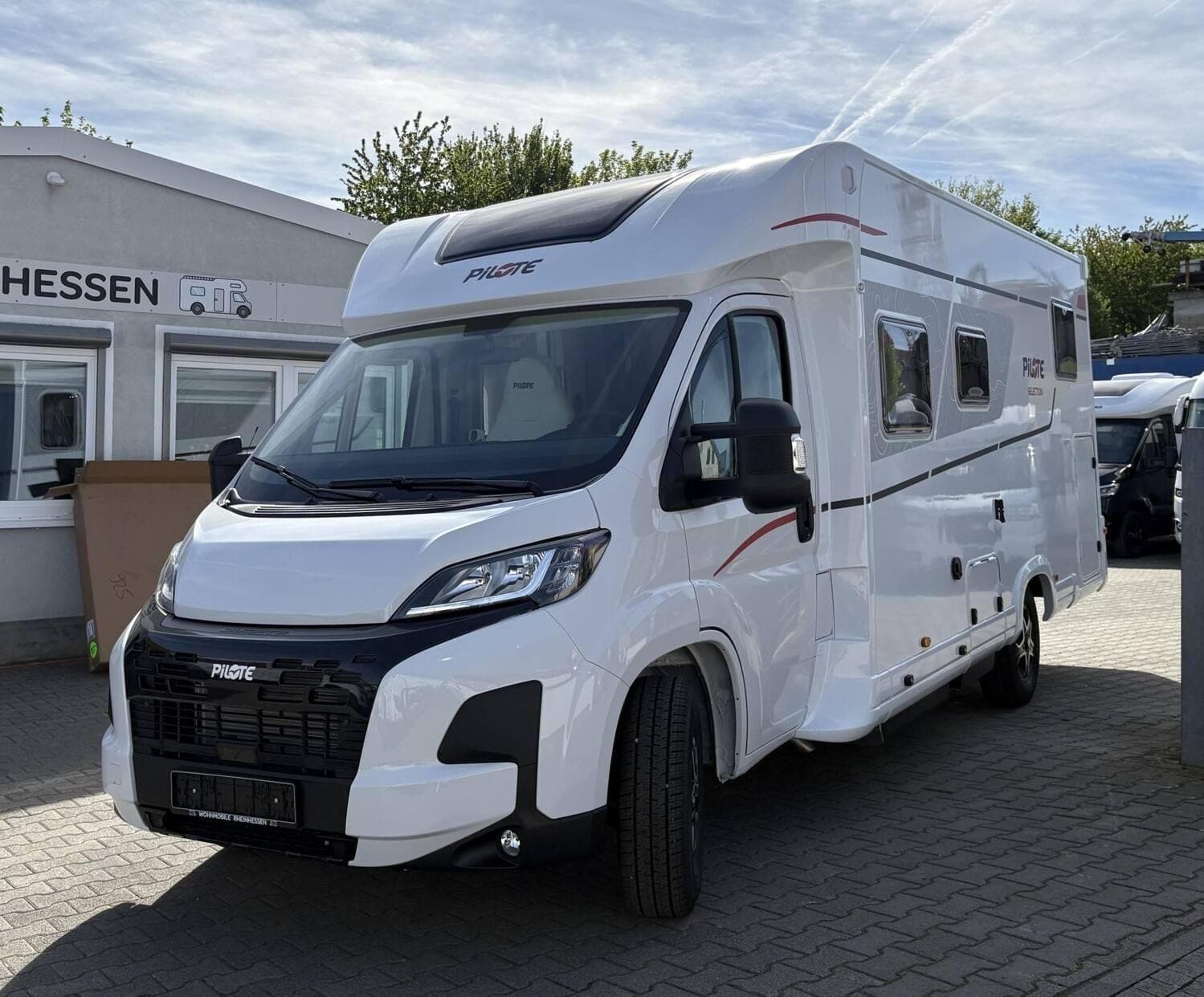 Wohnmobil Pilote Pacific P720FGJ Spring Edition mit 4 Sitzen bei Wohnmobile Rheinhessen Wohnmobil Pilote P720FGJ Spring Edition Pacific mit 4 Sitzen und 2 Schlafplätzen
