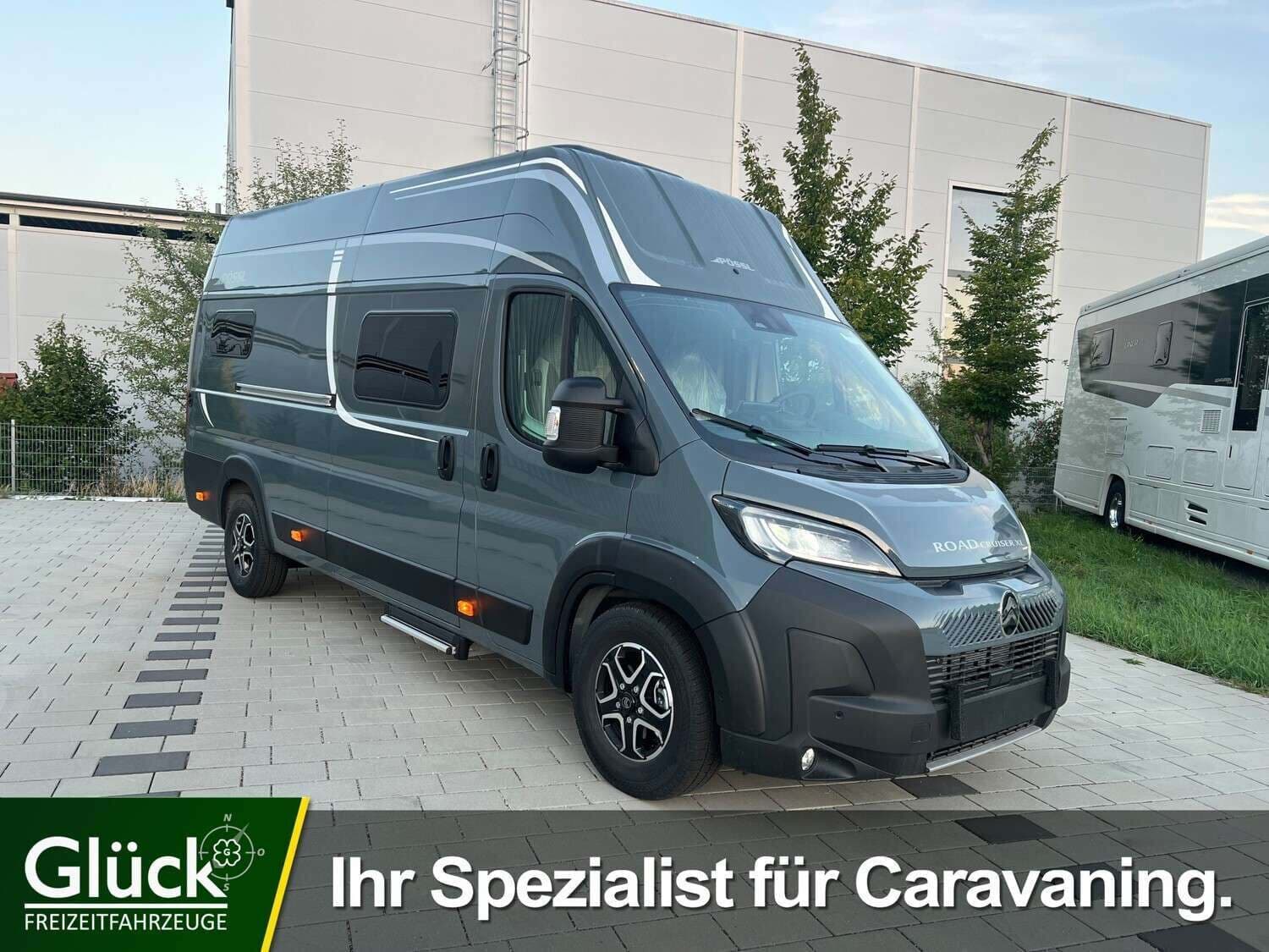 Wohnmobil Pössl Roadcruiser XL D-Line mit 4 Sitzen bei GlĂŒck Freizeit GmbH Wohnmobil Pössl D-Line Roadcruiser XL mit 4 Sitzen und 2 SchlafplĂ€tzen
