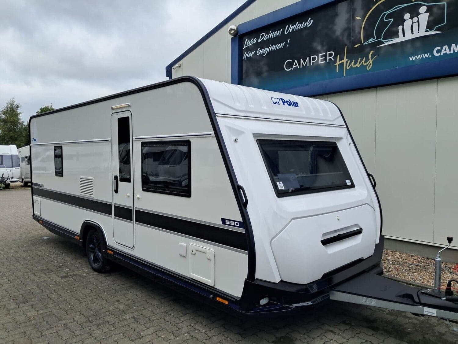 Wohnwagen Polar Sonstige 590 FWA Black Edition bei Camperhuus Wohnwagen Polar 590 FWA Black Edition Sonstige mit 2 Schlafplätzen