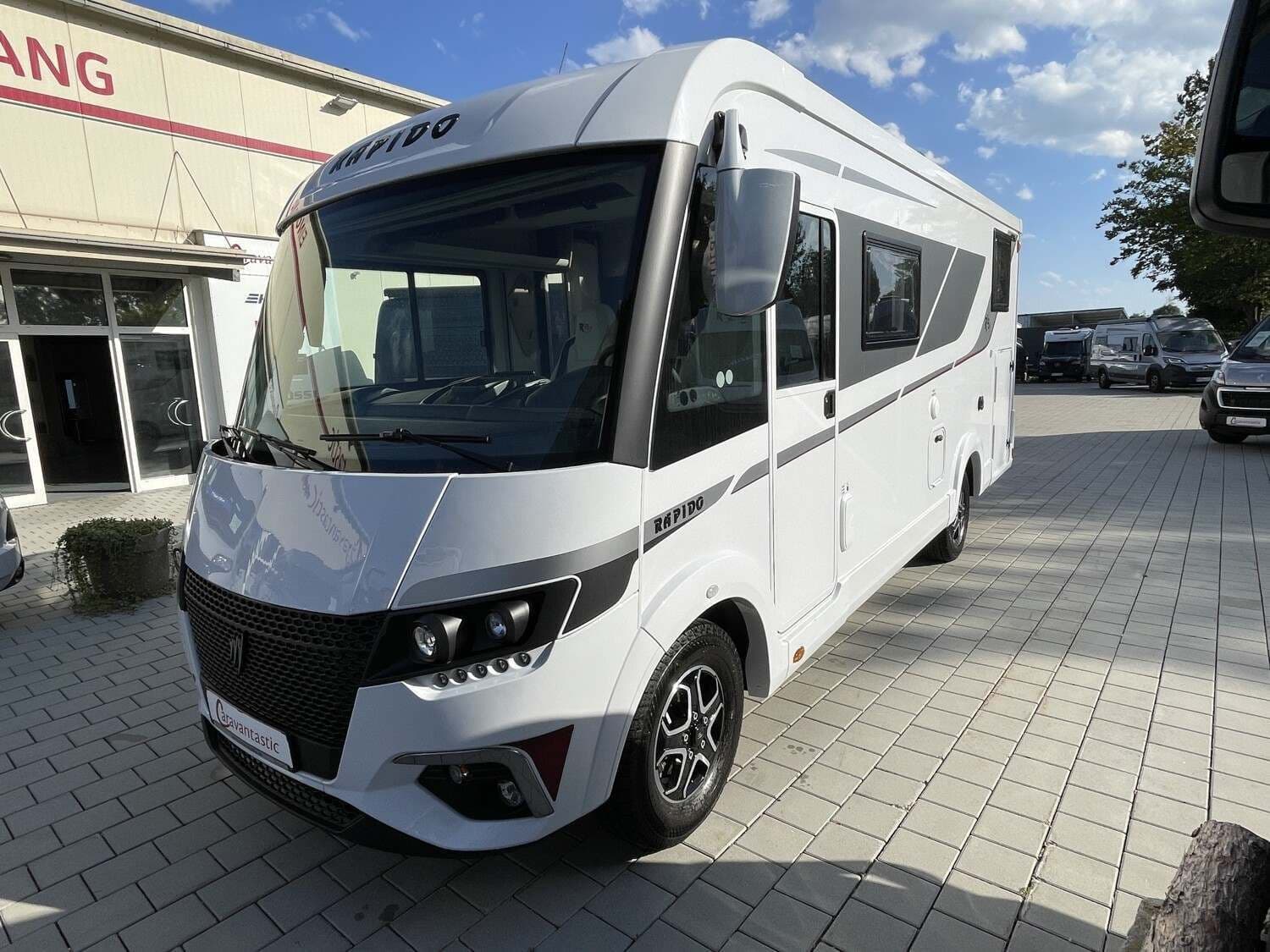Wohnmobil Rapido Serie Ci C55I - 65 ANS mit 4 Sitzen bei Caravantastic Straubing GmbH Wohnmobil Rapido C55I - 65 ANS Serie Ci mit 4 Sitzen und 4 Schlafplätzen