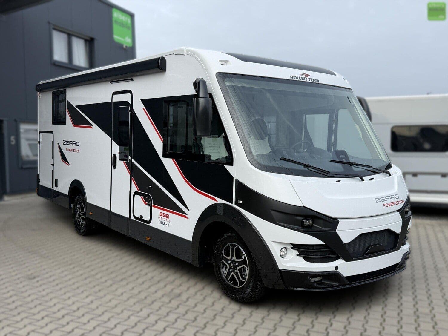 Wohnmobil Roller Team Zefiro Power Edition 266 Integral mit 4 Sitzen bei Albers Mobile GmbH Wohnmobil Fiat Ducato Roller Team 266 Integral Zefiro Power Edition mit 4 Sitzen und 4 Schlafplätzen