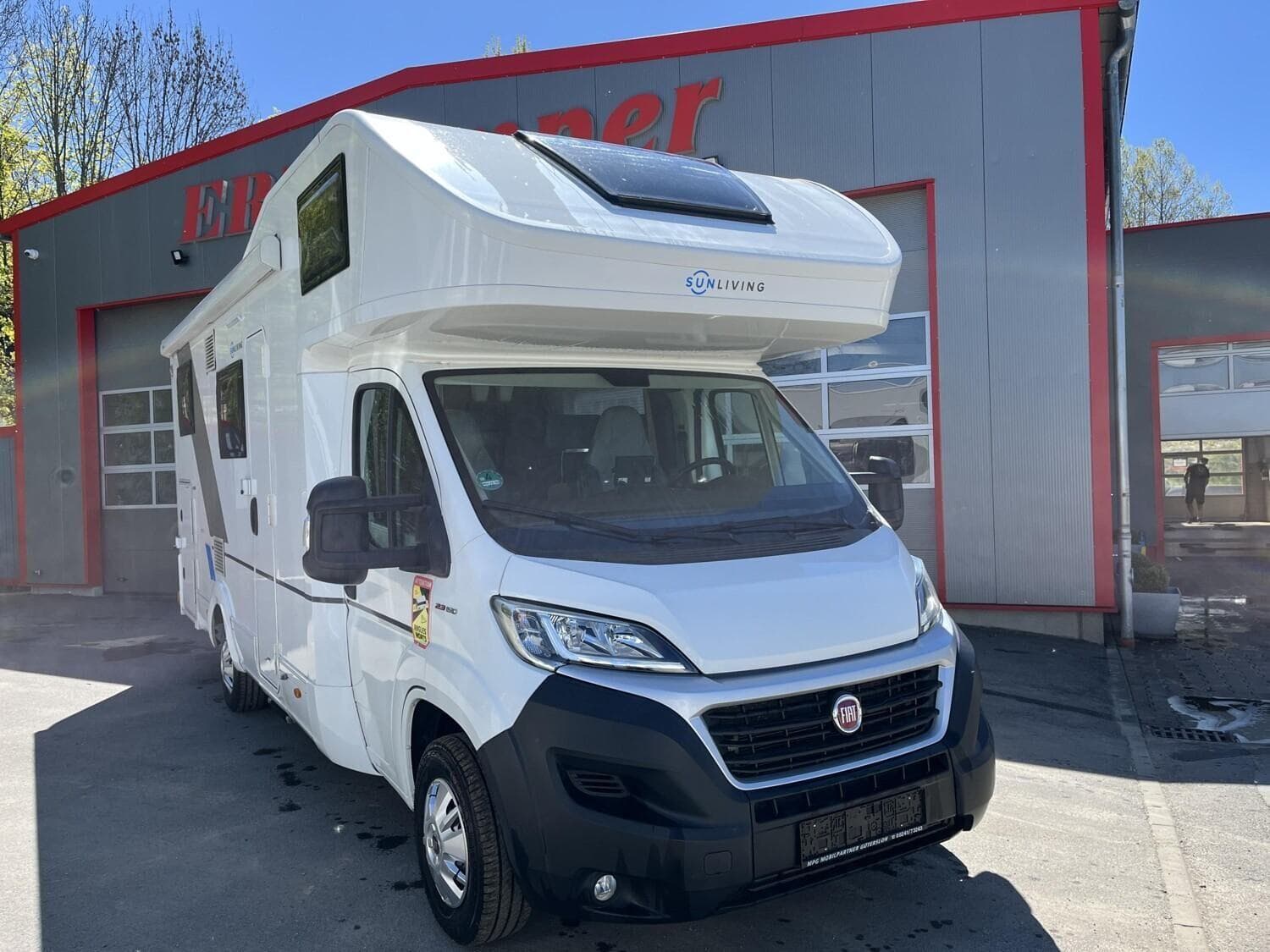 Wohnmobil Sun Living A 75DP Dachklima mit 6 Sitzen bei Erzcamper Wohnmobil Fiat Ducato Sun Living 75DP Dachklima A mit 6 Sitzen und 6 Schlafplätzen