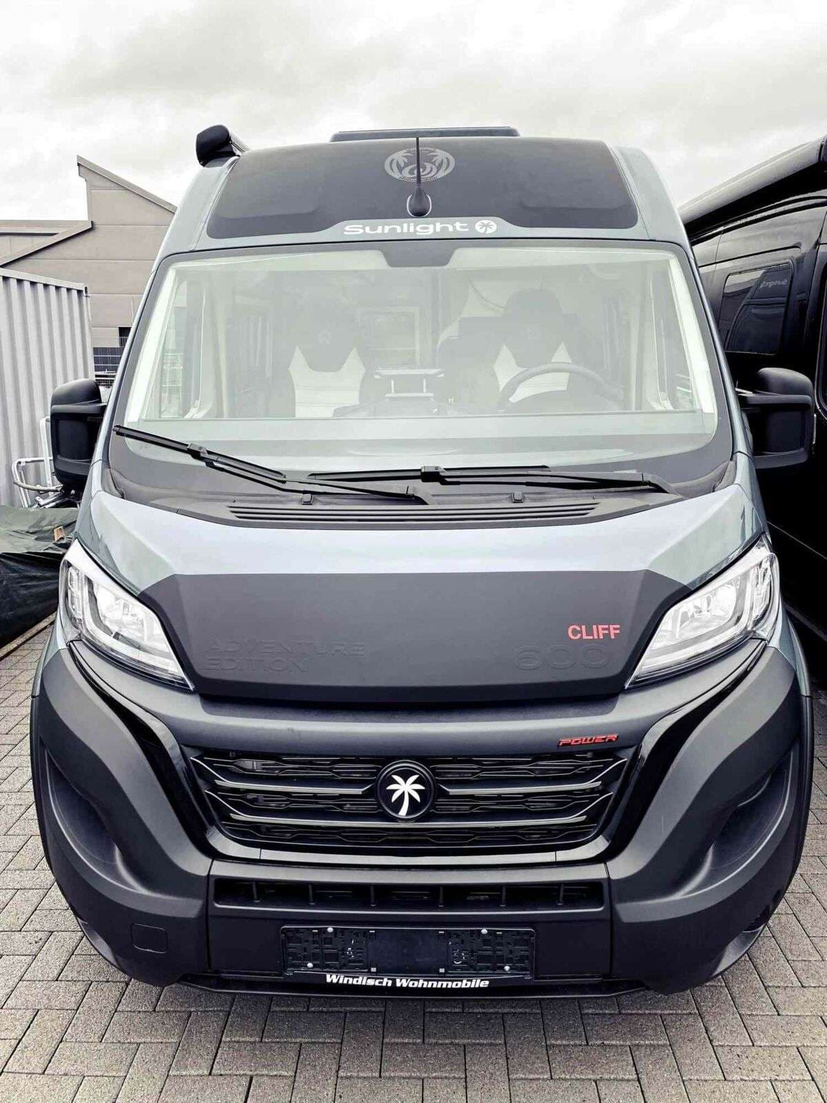 Wohnmobil Sunlight Adventure Cliff 600 mit 4 Sitzen bei Windisch Wohnmobile GmbH Wohnmobil Fiat Ducato Sunlight 600 Adventure Cliff mit 4 Sitzen und 3 Schlafplätzen