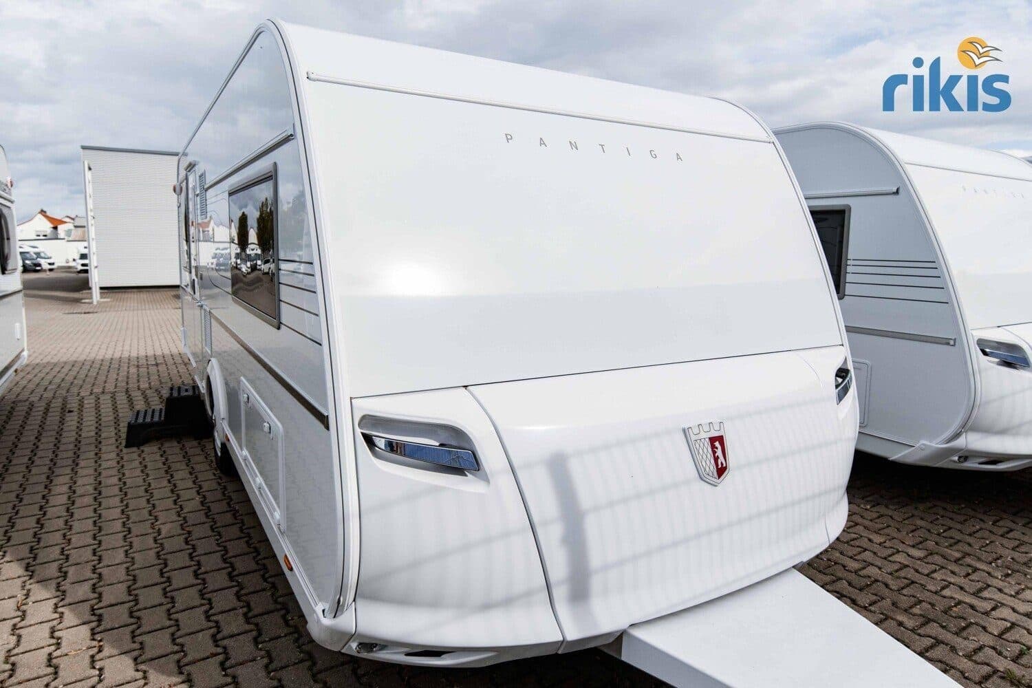 Wohnwagen Tabbert Pantiga Finest Edition 550 TDL 2.5 bei RIKIS WOHNMOBILE GMBH Wohnwagen Tabbert 550 TDL 2.5 Pantiga Finest Edition mit 2 Schlafplätzen