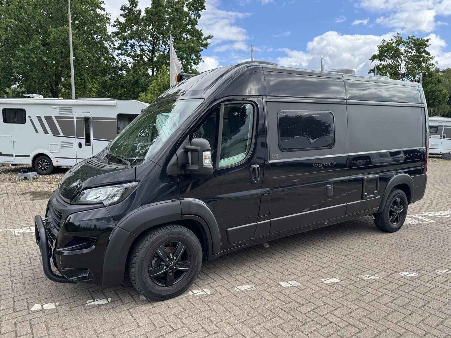 Wohnmobil Tourne Sonstige 600 Black Edition mit 4 Sitzen bei Caravan Isernhagen GmbH Wohnmobil Peugeot Boxer Tourne 600 Black Edition Sonstige mit 4 Sitzen und 2 SchlafplÀtzen