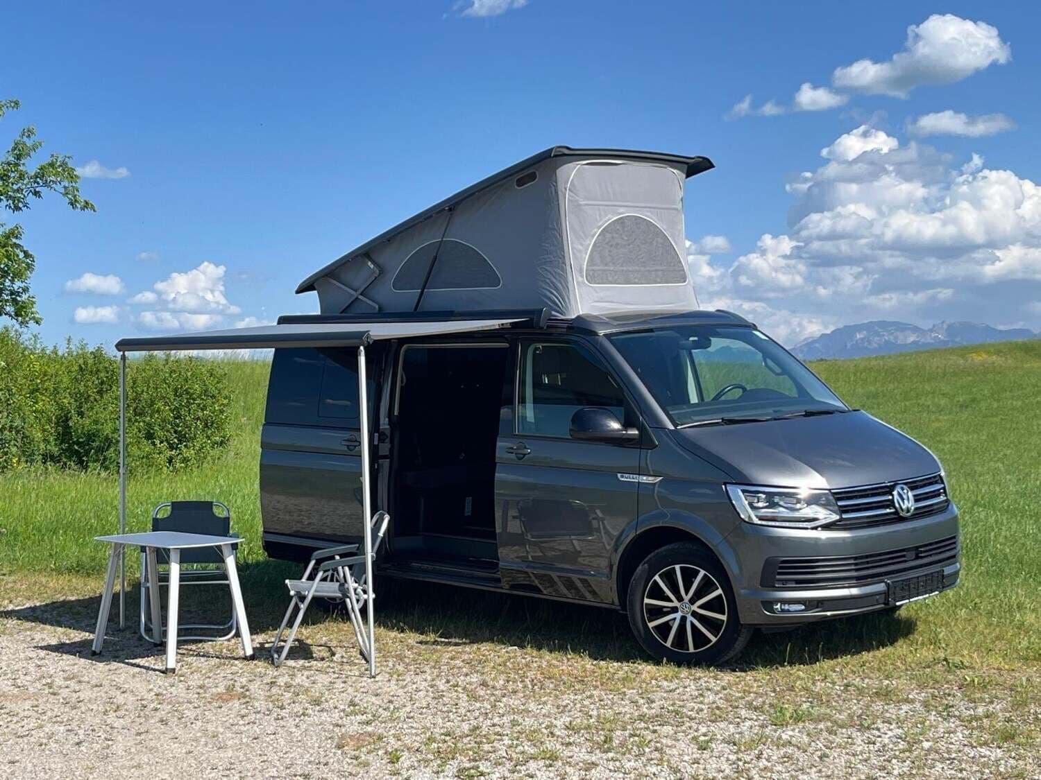 Wohnmobil Volkswagen California T6 California Beach mit 4 Sitzen bei Autowelt Allgäu GmbH Wohnmobil VW Multivan Volkswagen California Beach California T6 mit 4 Sitzen und 4 Schlafplätzen
