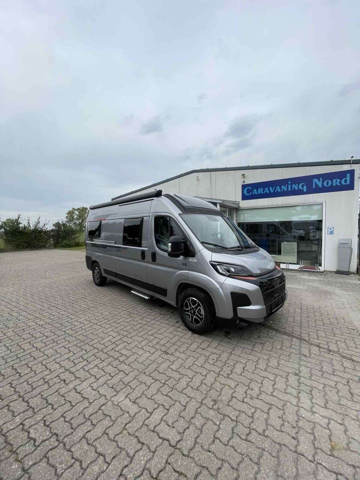 Wohnmobil Weinsberg CaraBus EDITION FIRE 600 ME mit 4 Sitzen bei Caravaning Nord e.K. Wohnmobil Fiat Ducato Weinsberg 600 ME CaraBus EDITION FIRE mit 4 Sitzen und 2 Schlafplätzen
